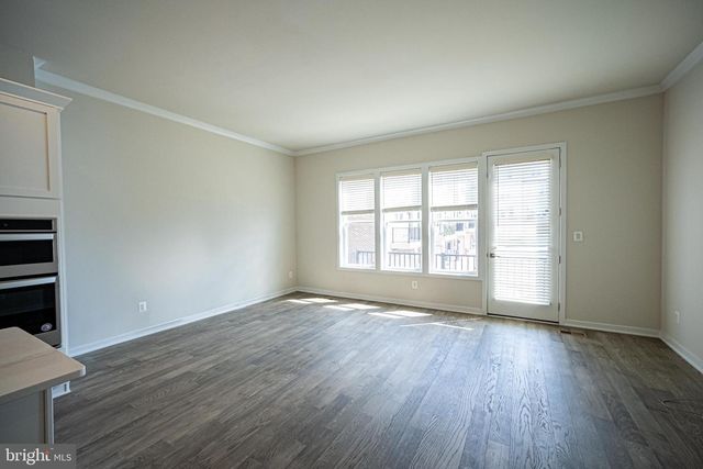 14304 BECKETT GLEN CIR, Chantilly, VA 20151