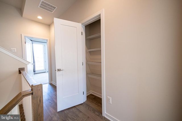14304 BECKETT GLEN CIR, Chantilly, VA 20151