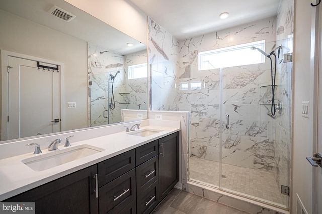 14304 BECKETT GLEN CIR, Chantilly, VA 20151