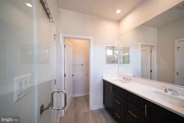 14304 BECKETT GLEN CIR, Chantilly, VA 20151