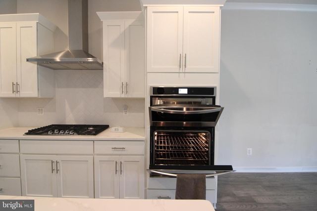 14304 BECKETT GLEN CIR, Chantilly, VA 20151