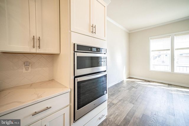 14304 BECKETT GLEN CIR, Chantilly, VA 20151