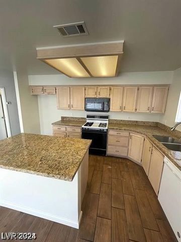 1213 Daytona Lane, Las Vegas, NV 89117