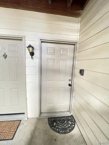 12970 Bryce Canyon Drive B, Maryland Heights, MO 63043