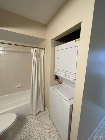 12970 Bryce Canyon Drive B, Maryland Heights, MO 63043