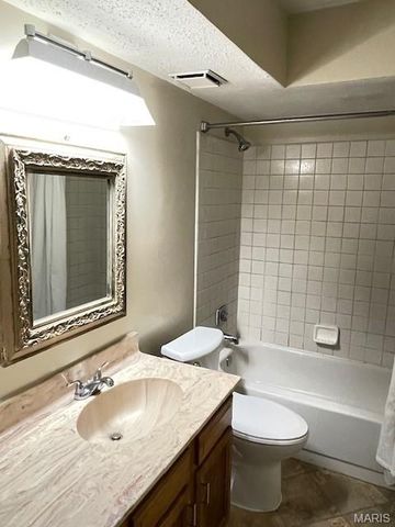 12970 Bryce Canyon Drive B, Maryland Heights, MO 63043