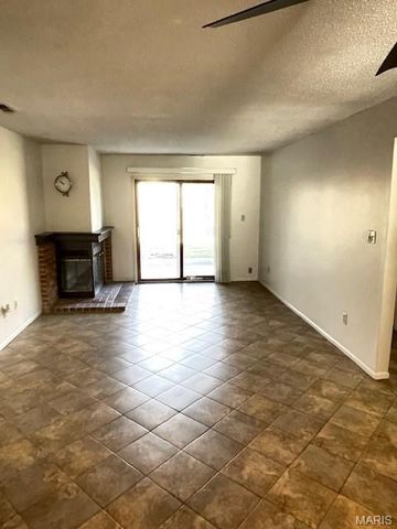 12970 Bryce Canyon Drive B, Maryland Heights, MO 63043