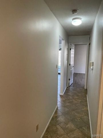 12970 Bryce Canyon Drive B, Maryland Heights, MO 63043