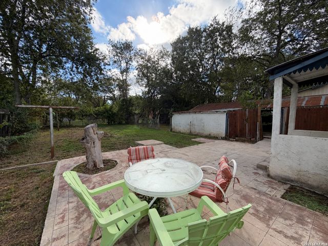 619 S ERKEL AVE, Seguin, TX 78155
