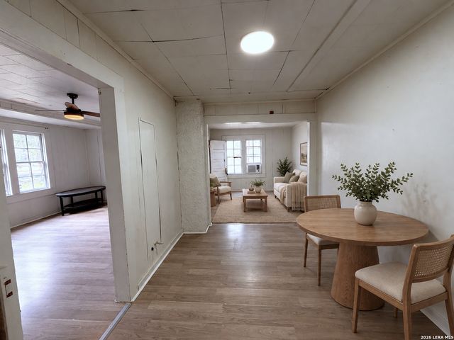 619 S ERKEL AVE, Seguin, TX 78155