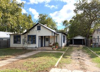 619 S ERKEL AVE, Seguin, TX 78155