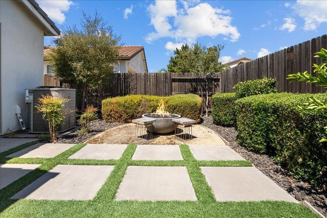 1821 Coit St, Manteca, CA 95337