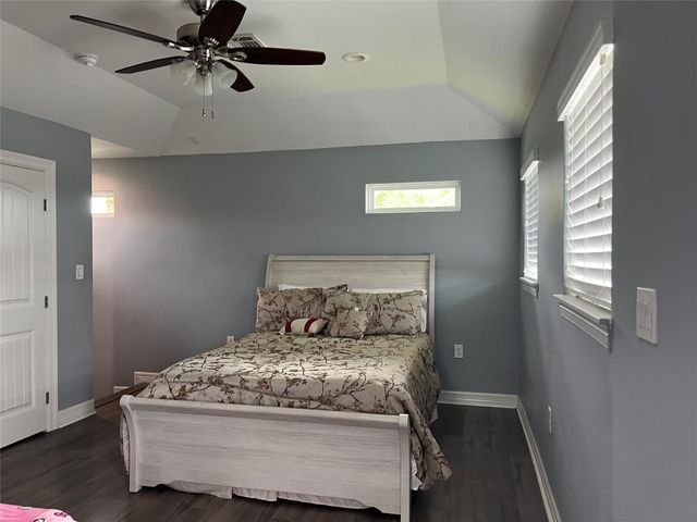 21511 Rio Villa Drive S, Houston, TX 77049
