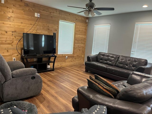 21511 Rio Villa Drive S, Houston, TX 77049