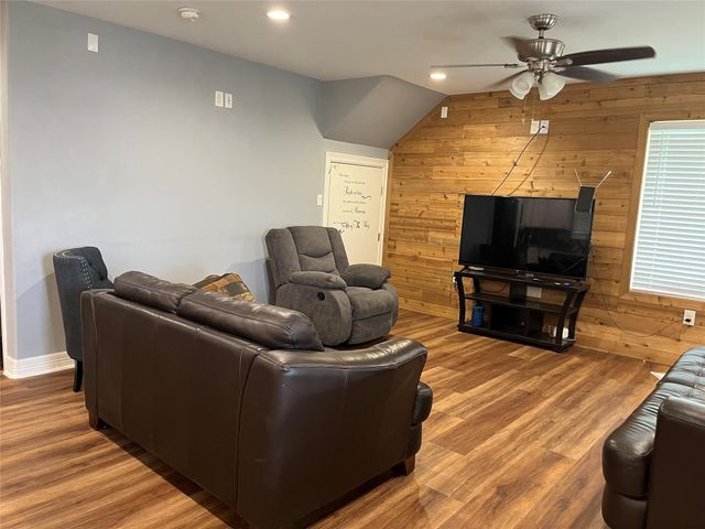 21511 Rio Villa Drive S, Houston, TX 77049