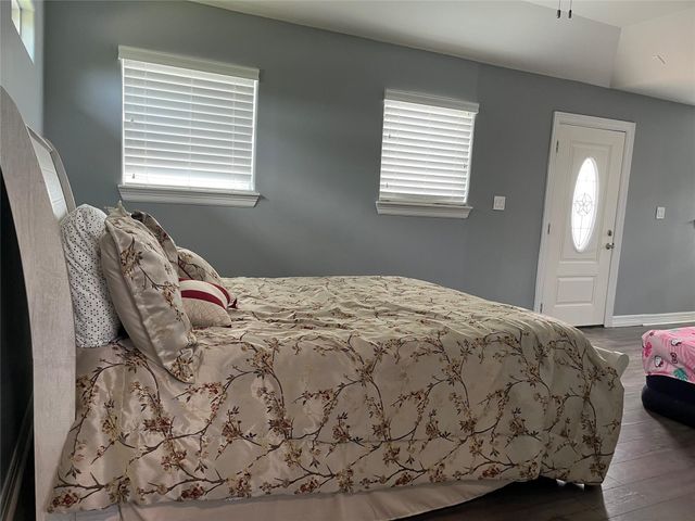 21511 Rio Villa Drive S, Houston, TX 77049