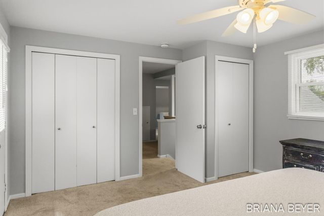 32 W Mckinley Avenue, Zeeland, MI 49464
