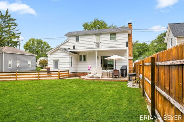 32 W Mckinley Avenue, Zeeland, MI 49464