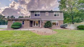 2 Alison Court, Marlboro, NJ 07746