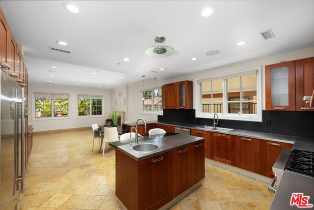 314 N Palm Drive, Beverly Hills, CA 90210