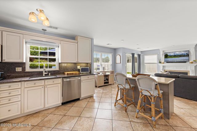 86 Colonial Drive, Tinton Falls, NJ 07712