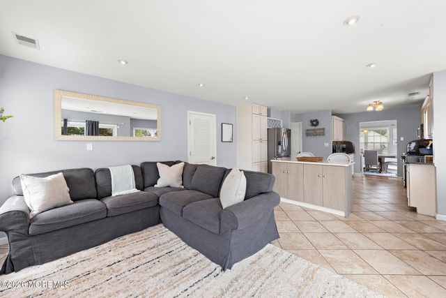 86 Colonial Drive, Tinton Falls, NJ 07712