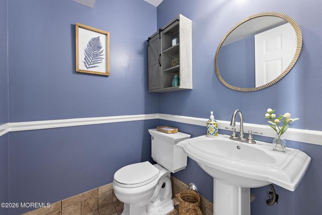 86 Colonial Drive, Tinton Falls, NJ 07712