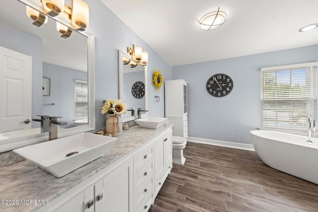 86 Colonial Drive, Tinton Falls, NJ 07712