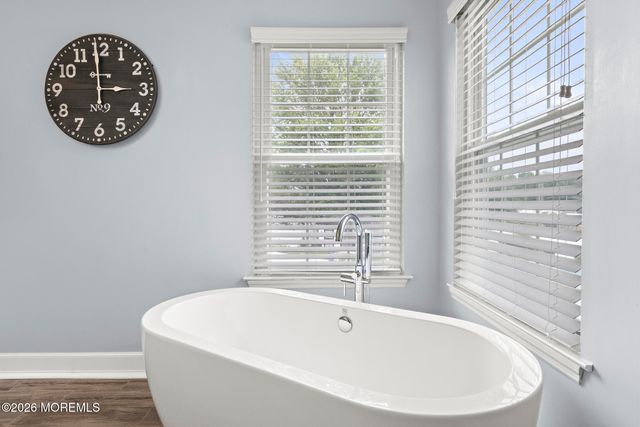 86 Colonial Drive, Tinton Falls, NJ 07712