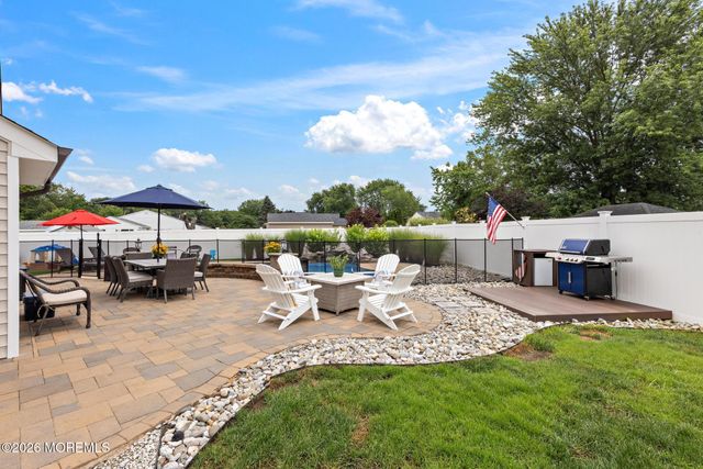 86 Colonial Drive, Tinton Falls, NJ 07712