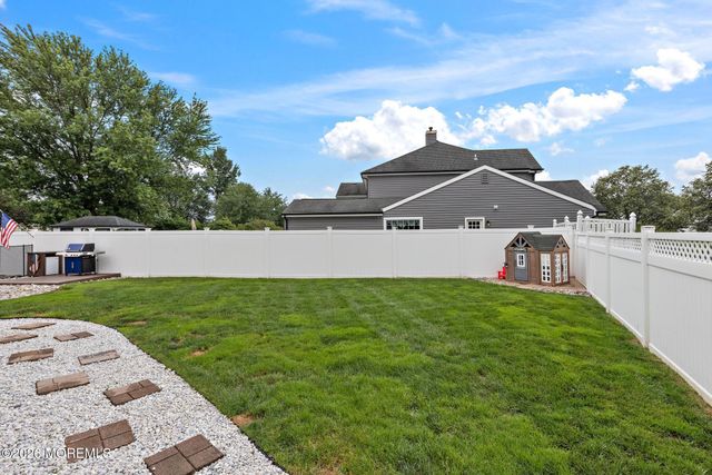 86 Colonial Drive, Tinton Falls, NJ 07712