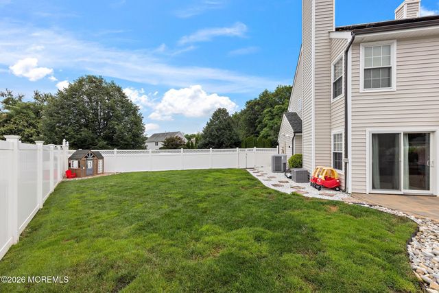 86 Colonial Drive, Tinton Falls, NJ 07712