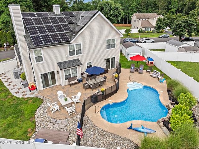 86 Colonial Drive, Tinton Falls, NJ 07712