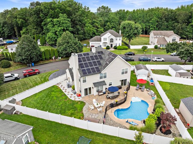 86 Colonial Drive, Tinton Falls, NJ 07712