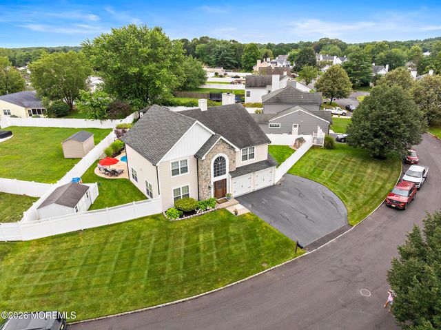 86 Colonial Drive, Tinton Falls, NJ 07712