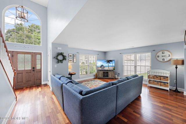 86 Colonial Drive, Tinton Falls, NJ 07712