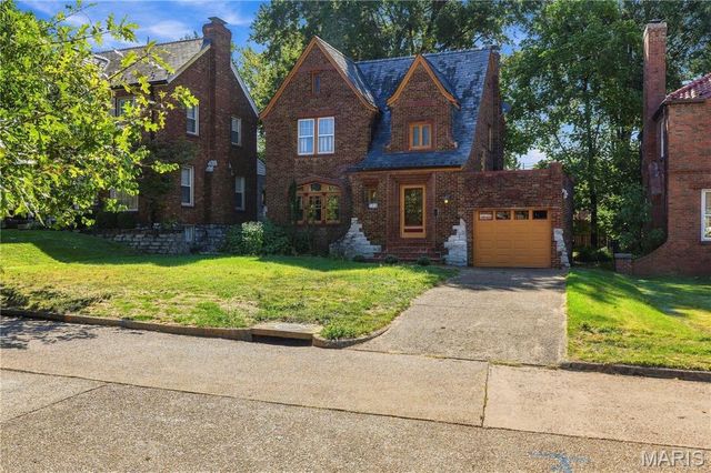 7332 Huntington Drive, Pasadena Hills, MO 63121