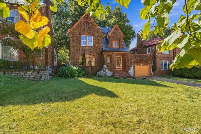 7332 Huntington Drive, Pasadena Hills, MO 63121