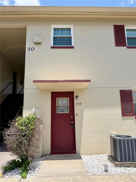 5505 HERNANDES DRIVE 239, Orlando, FL 32808