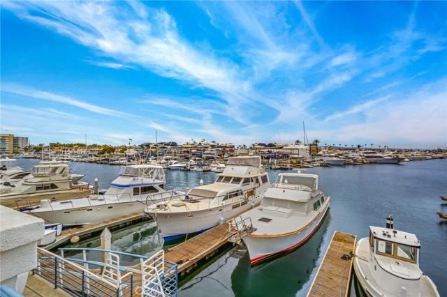 2600 Newport, Newport Beach, CA 92663