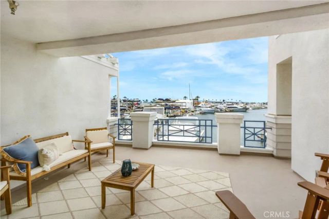 2600 Newport, Newport Beach, CA 92663