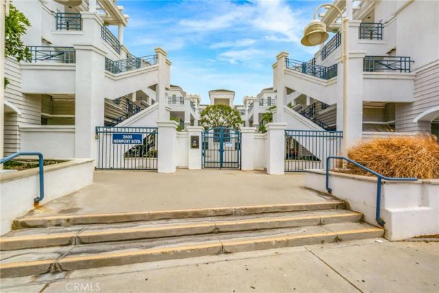 2600 Newport, Newport Beach, CA 92663