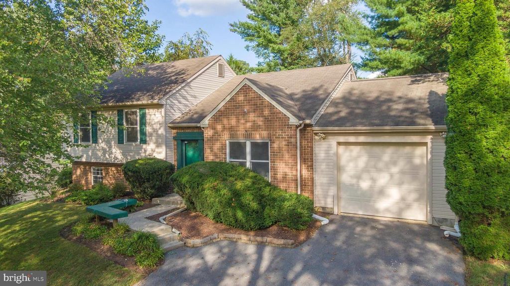 Image 2 of property listing at 8634 BALI RD, Ellicott City, MD 21043