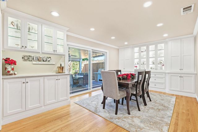 5233 Vernon Ave, Fremont, CA 94536