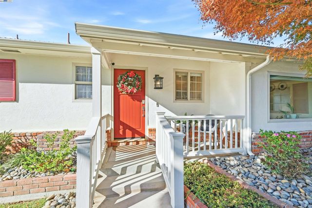 5233 Vernon Ave, Fremont, CA 94536
