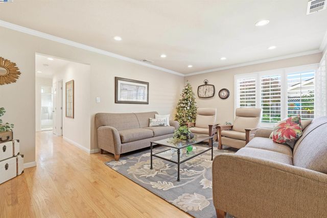 5233 Vernon Ave, Fremont, CA 94536