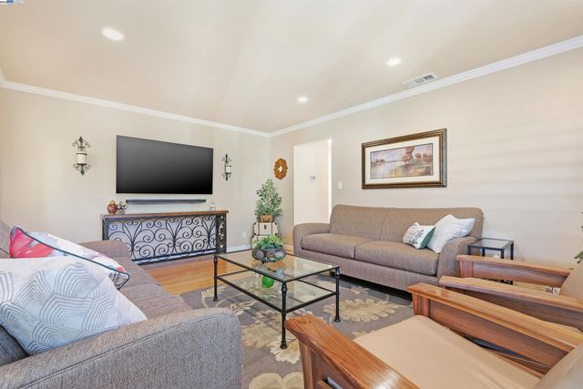 5233 Vernon Ave, Fremont, CA 94536