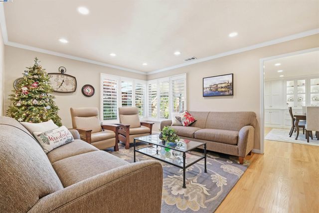 5233 Vernon Ave, Fremont, CA 94536