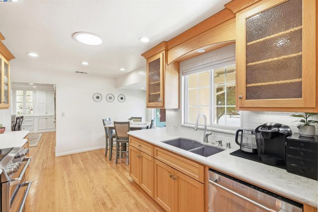 5233 Vernon Ave, Fremont, CA 94536