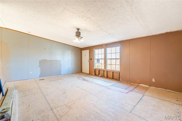 4001 Crest Drive, House Springs, MO 63051